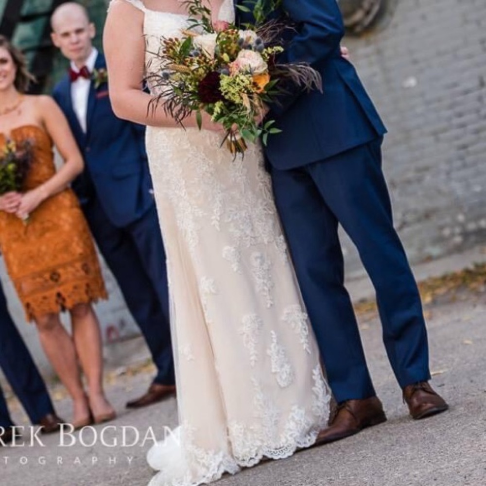 Wedding dress worn once Size 16 fit like a size 14